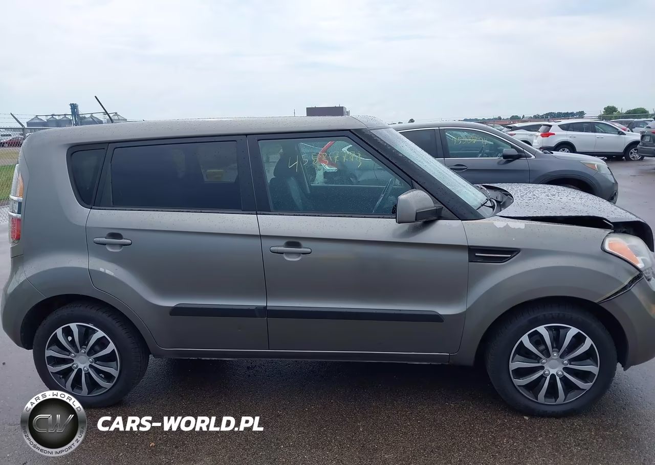 2011 Kia Soul + VIN:KNDJT2A21B7332580 - 13