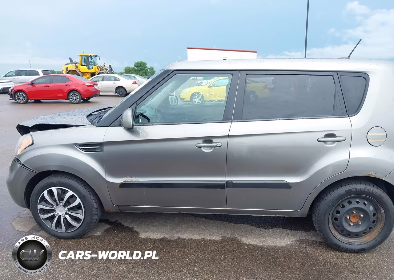 2011 Kia Soul + VIN:KNDJT2A21B7332580 - 14