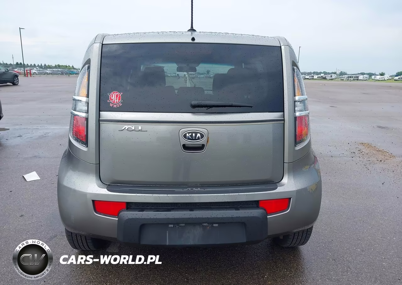 2011 Kia Soul + VIN:KNDJT2A21B7332580 - 16