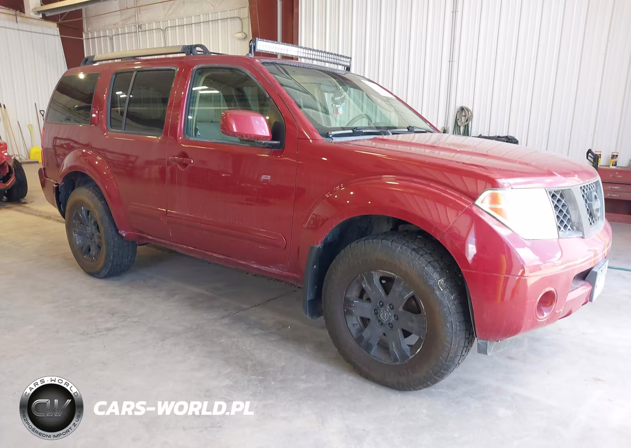 2005 Nissan Pathfinder Le