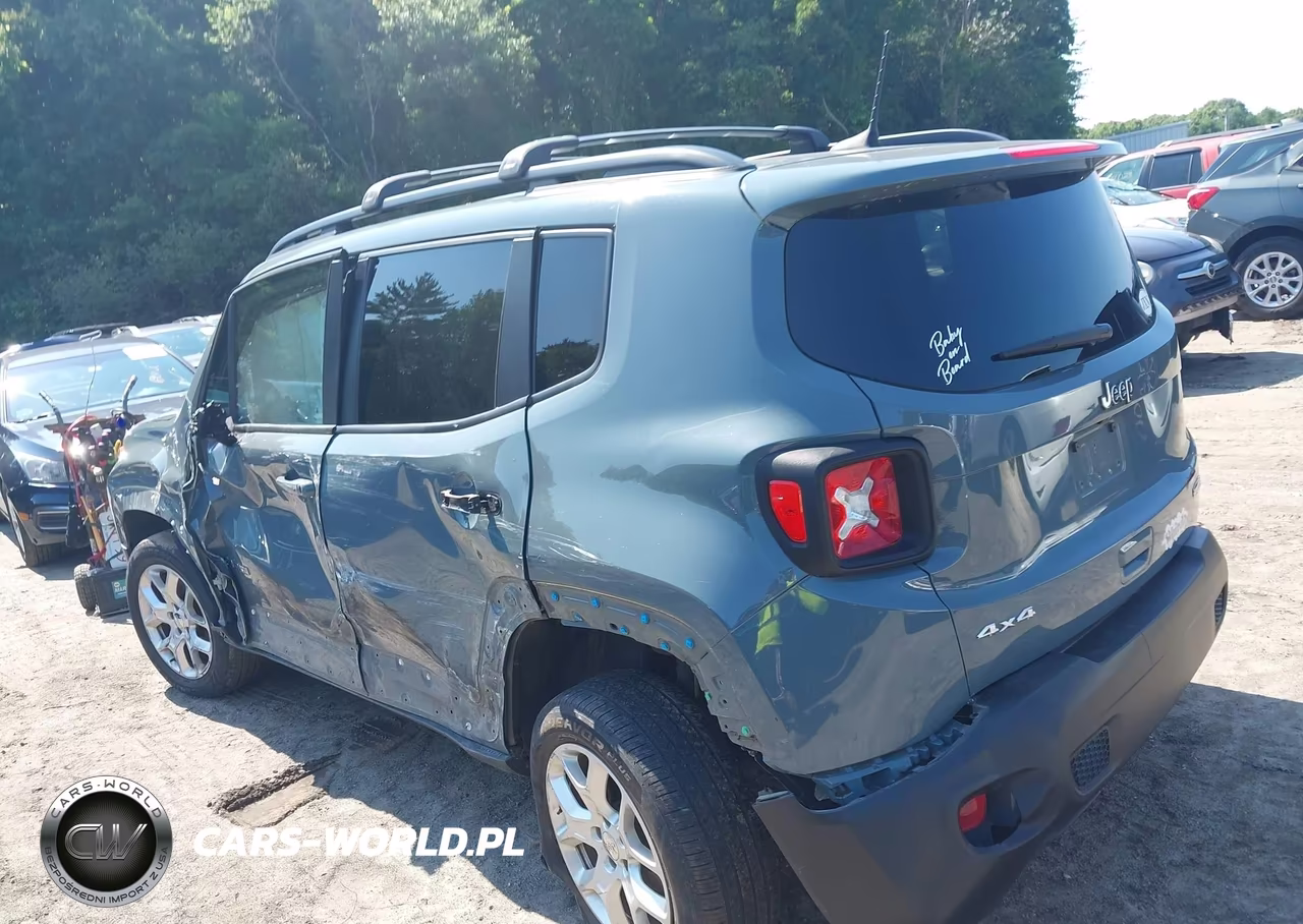 2018 Jeep Renegade Latitude 4X4 VIN:ZACCJBBB8JPJ11912 - 3
