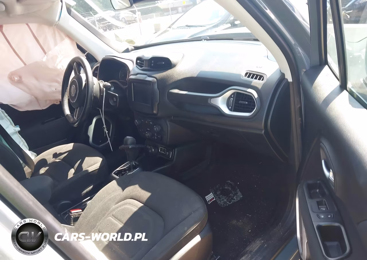 2018 Jeep Renegade Latitude 4X4 VIN:ZACCJBBB8JPJ11912 - 5