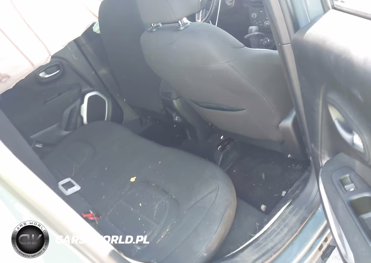 2018 Jeep Renegade Latitude 4X4 VIN:ZACCJBBB8JPJ11912 - 8