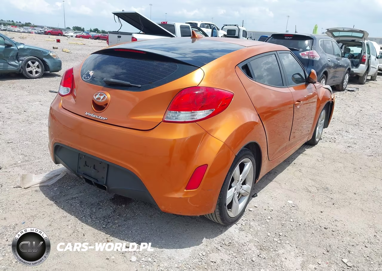2012 Hyundai Veloster Base W-Black VIN:KMHTC6AD4CU080811 - 4