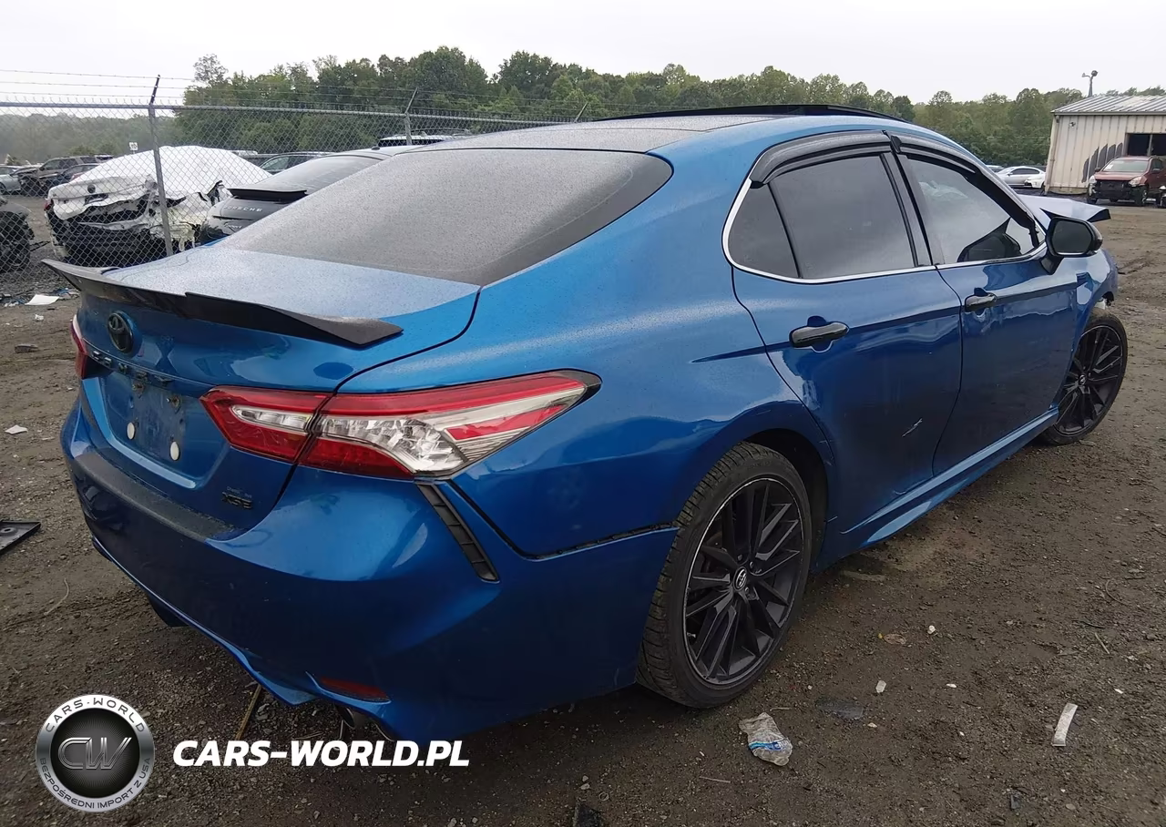 2018 Toyota Camry Xse VIN:4T1B61HK3JU132744 - 4