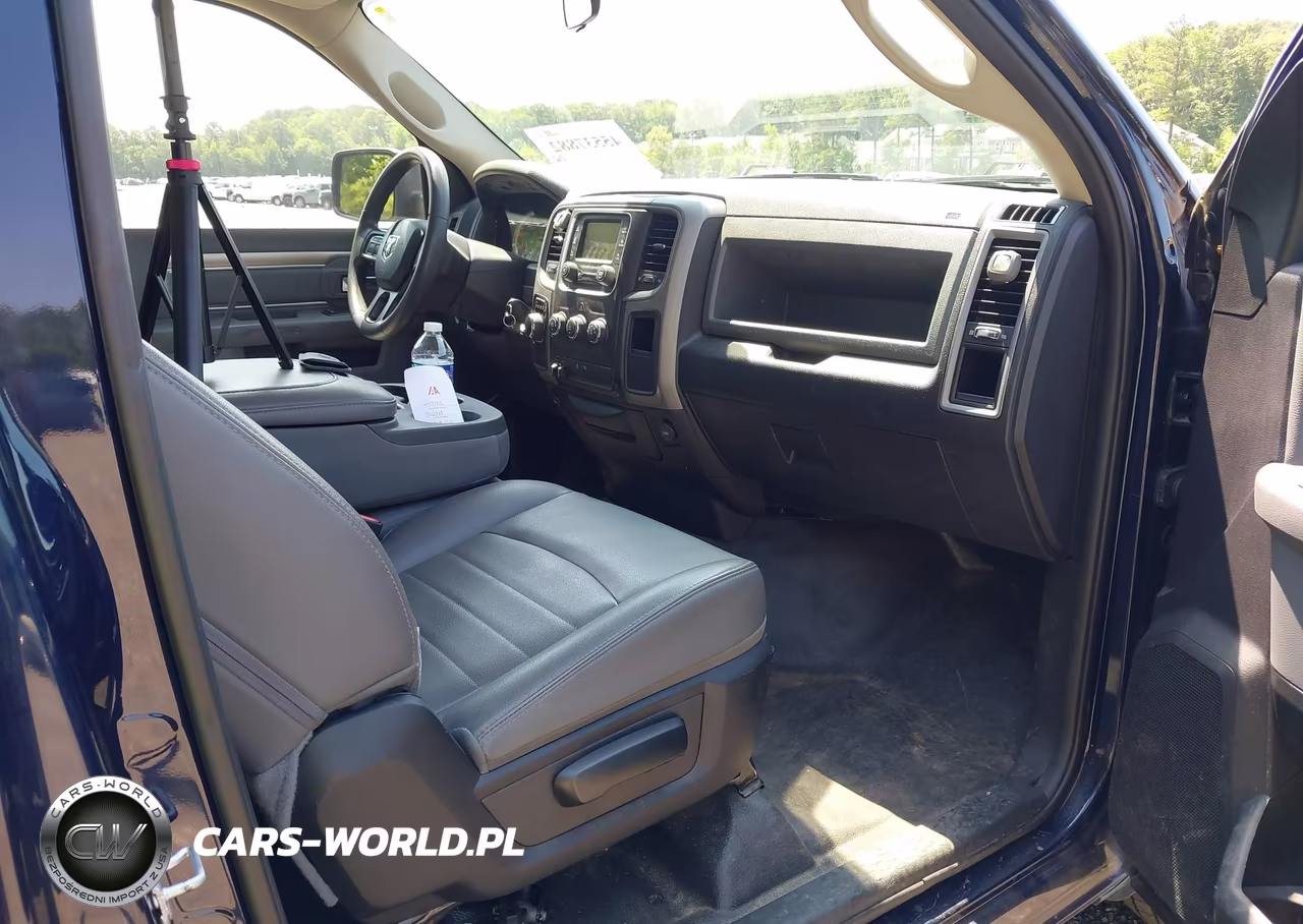 2019 Ram 1500 Classic VIN:3C6JR6DG9KG502788 - 5