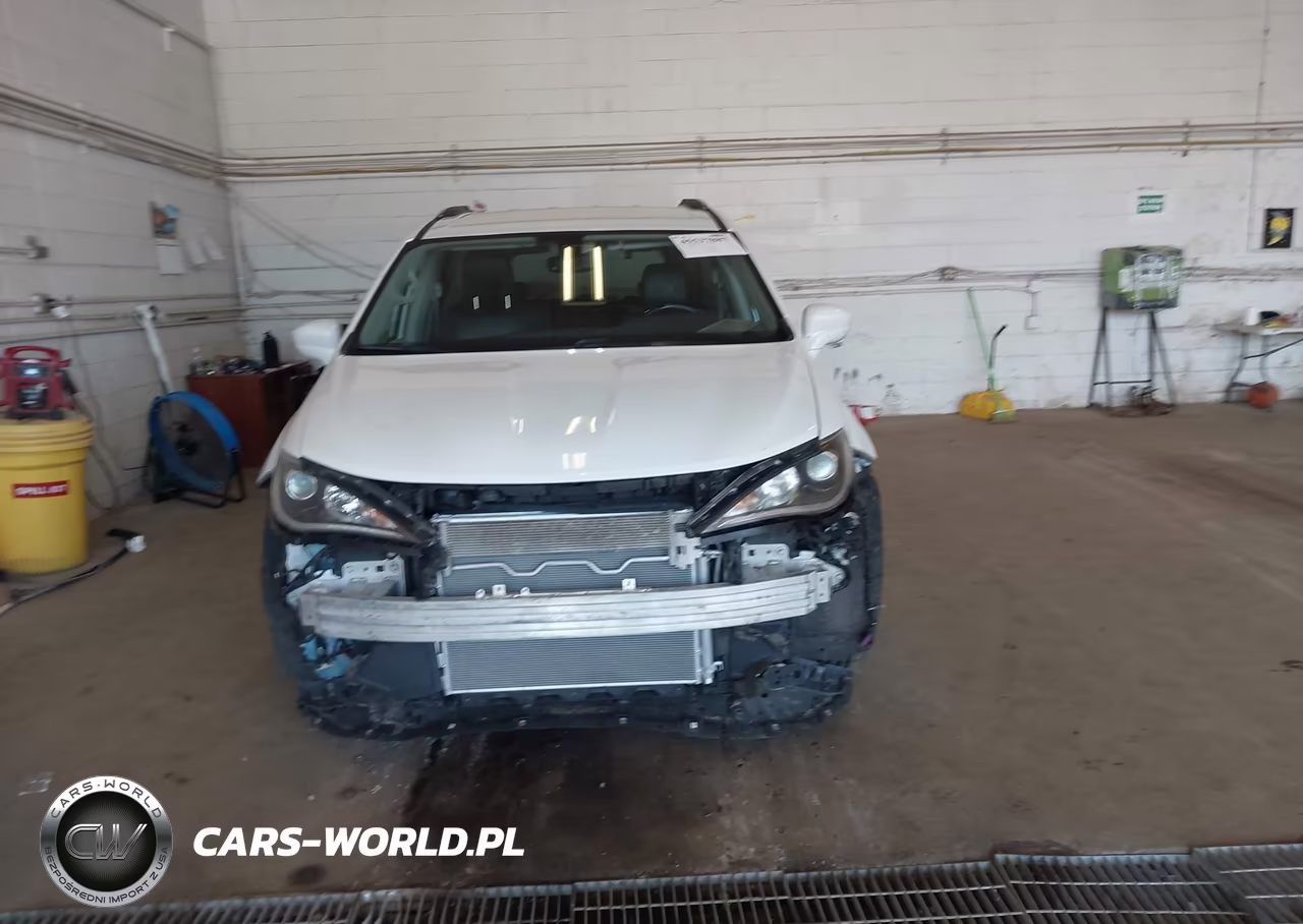 2020 Chrysler Pacifica Touring L VIN:2C4RC1BG3LR134767 - 12