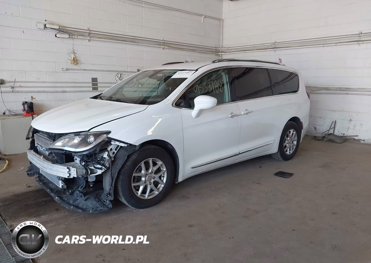 2020 Chrysler Pacifica Touring L VIN:2C4RC1BG3LR134767 - 2
