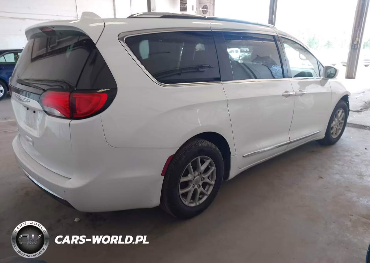 2020 Chrysler Pacifica Touring L VIN:2C4RC1BG3LR134767 - 4