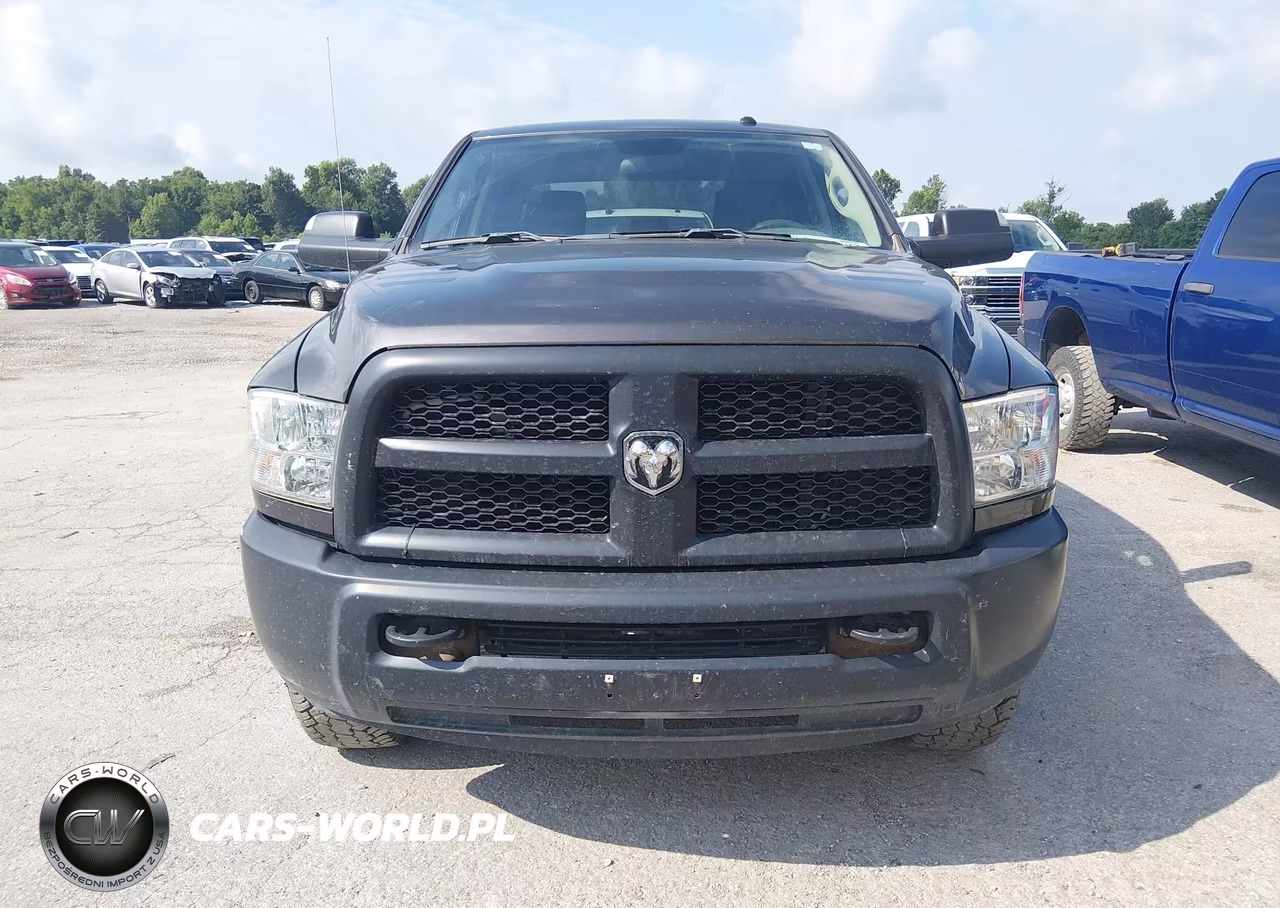 2018 Ram 3500 Tradesman 4X4 8' Box VIN:3C63R3GT7JG428804 - 14