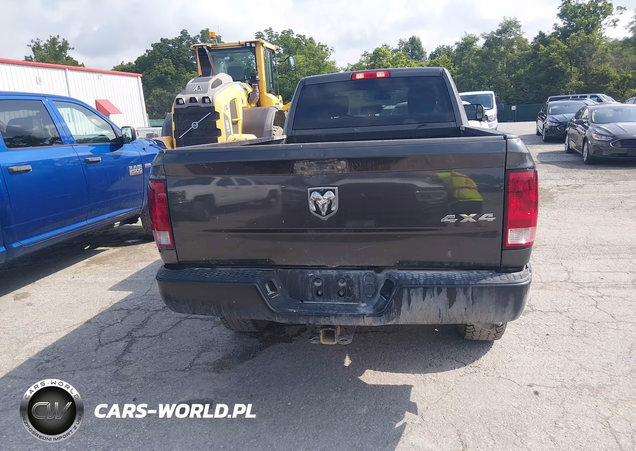 2018 Ram 3500 Tradesman 4X4 8' Box VIN:3C63R3GT7JG428804 - 18