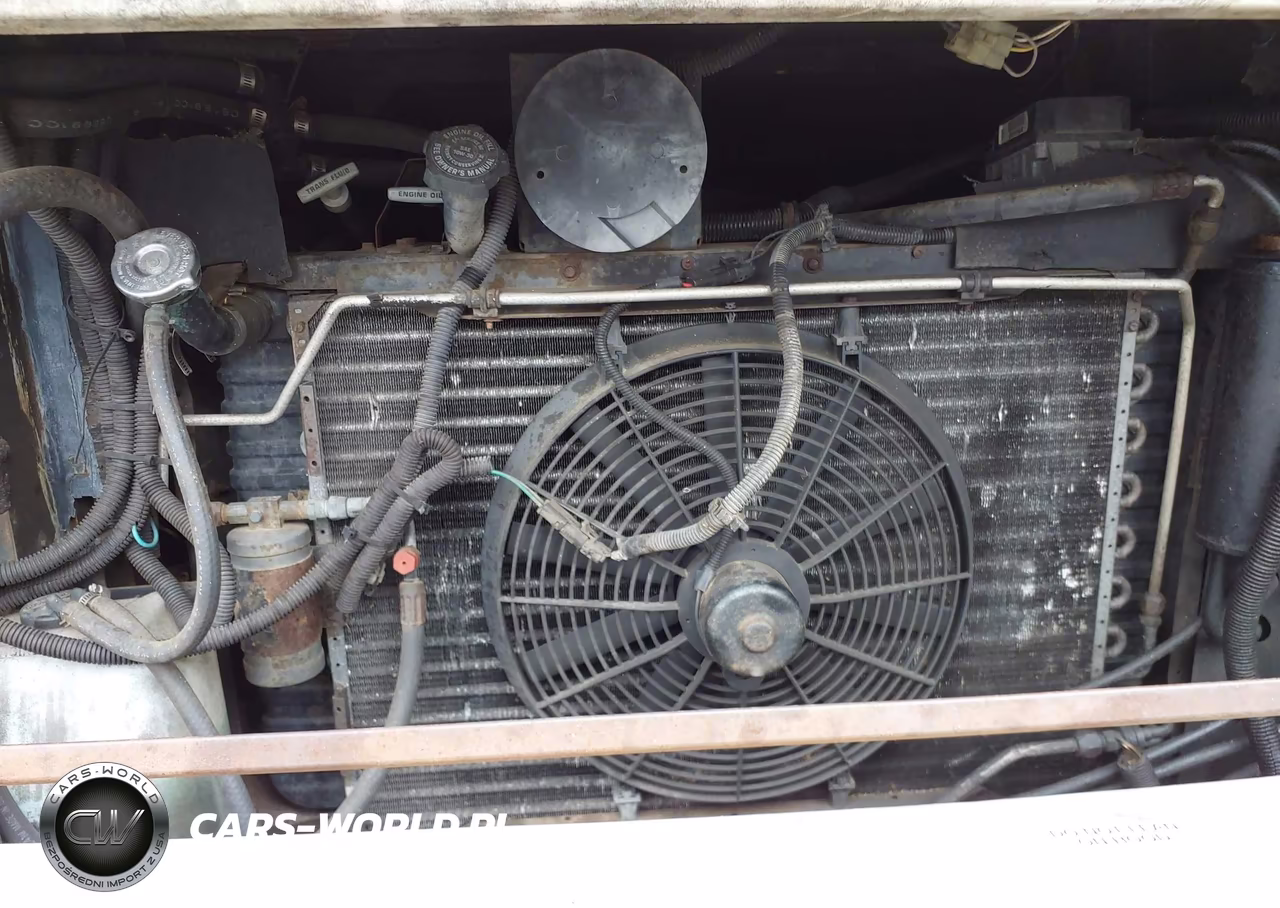 1992 Chevrolet P30 VIN:1GBKP37N4N3300741 - 12