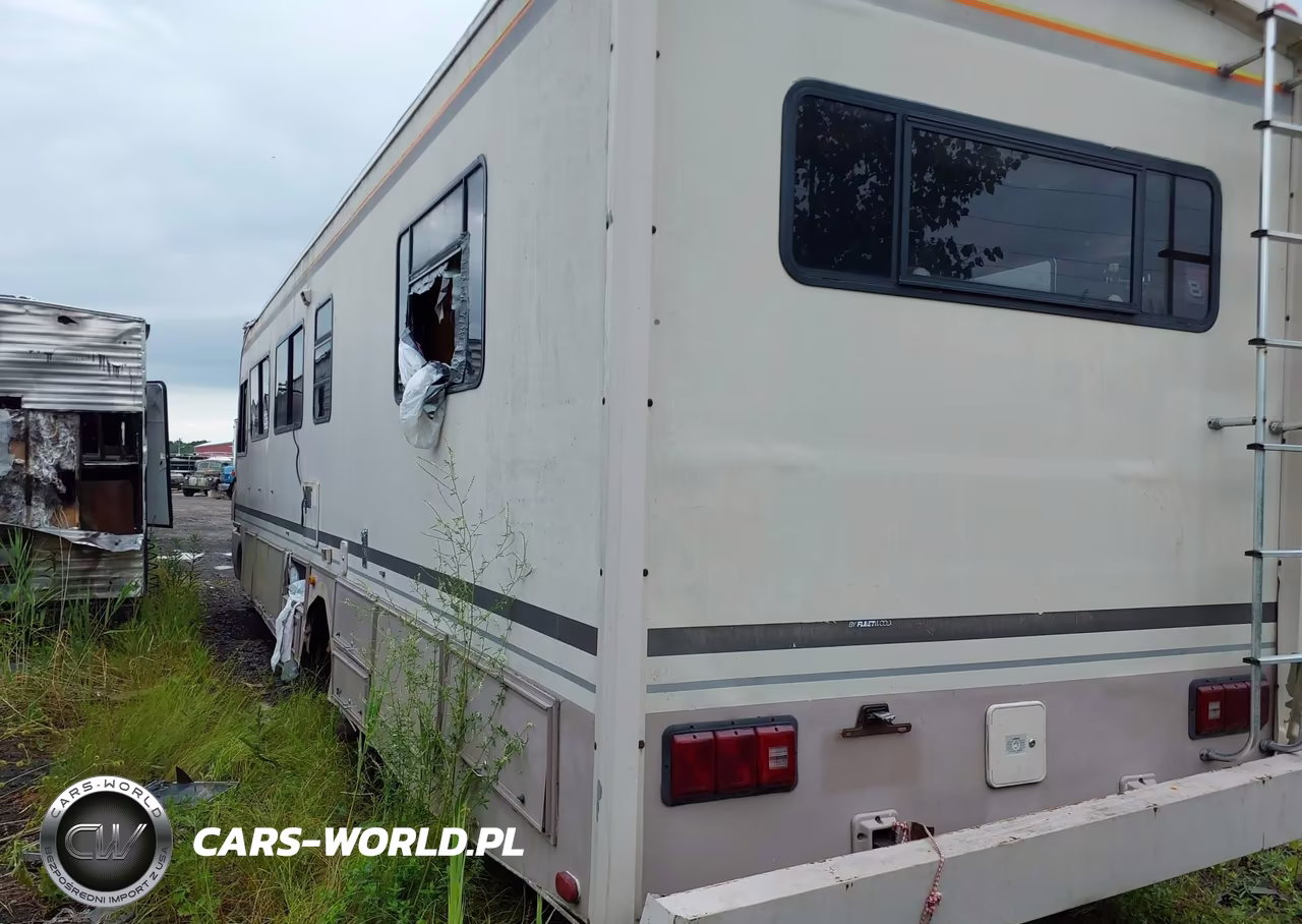 1992 Chevrolet P30 VIN:1GBKP37N4N3300741 - 3