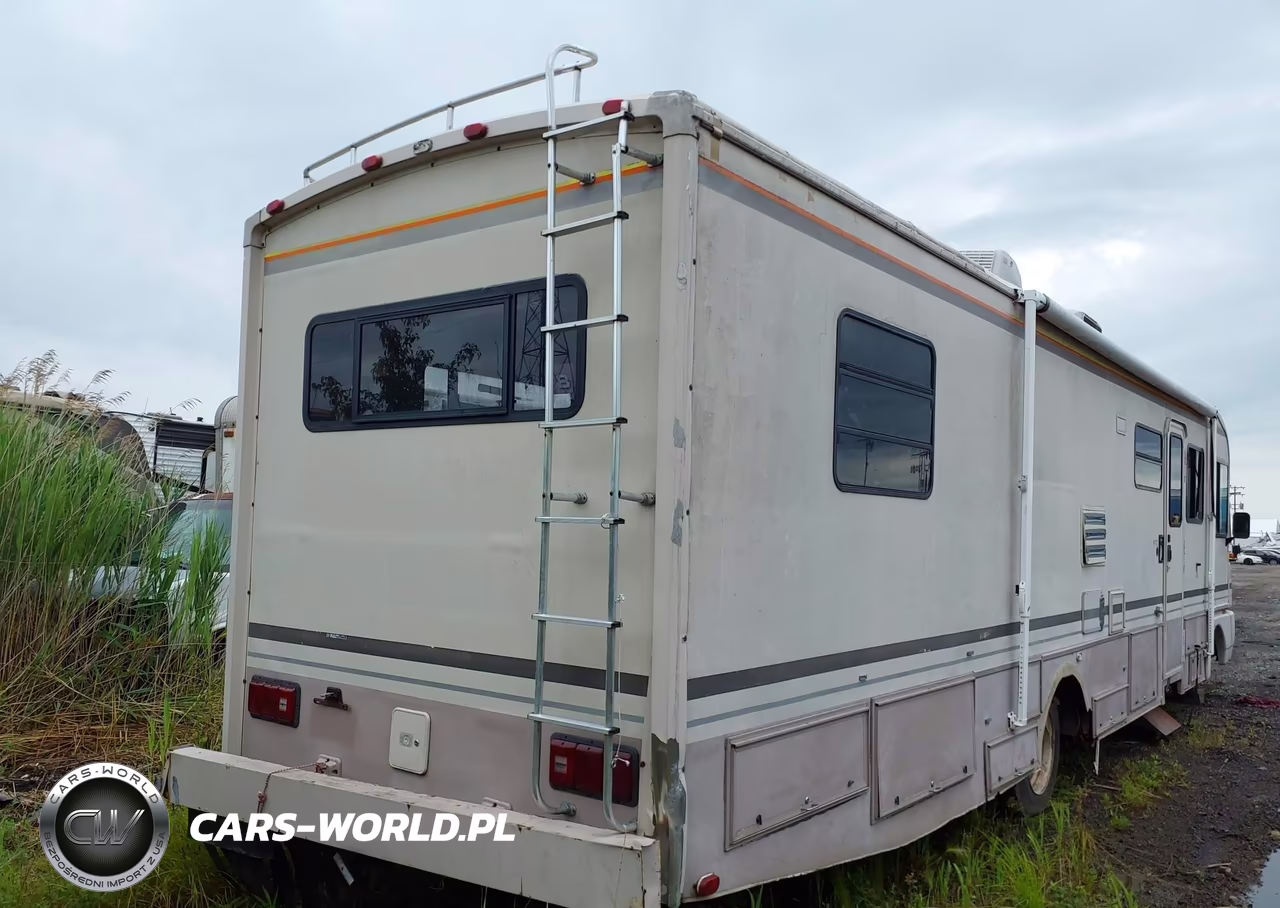 1992 Chevrolet P30 VIN:1GBKP37N4N3300741 - 4