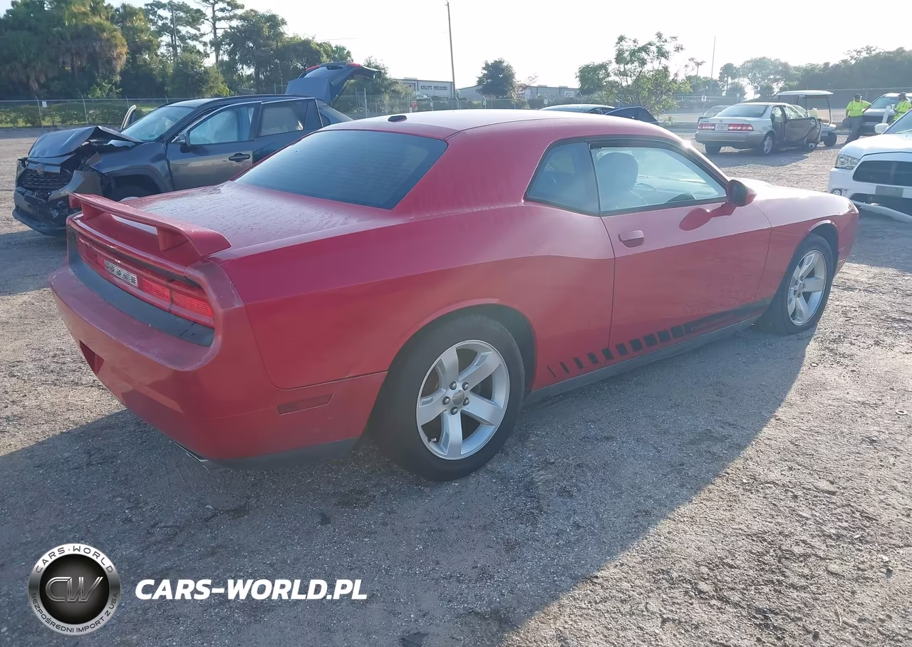 2012 Dodge Challenger Sxt VIN:2C3CDYAG8CH180215 - 4