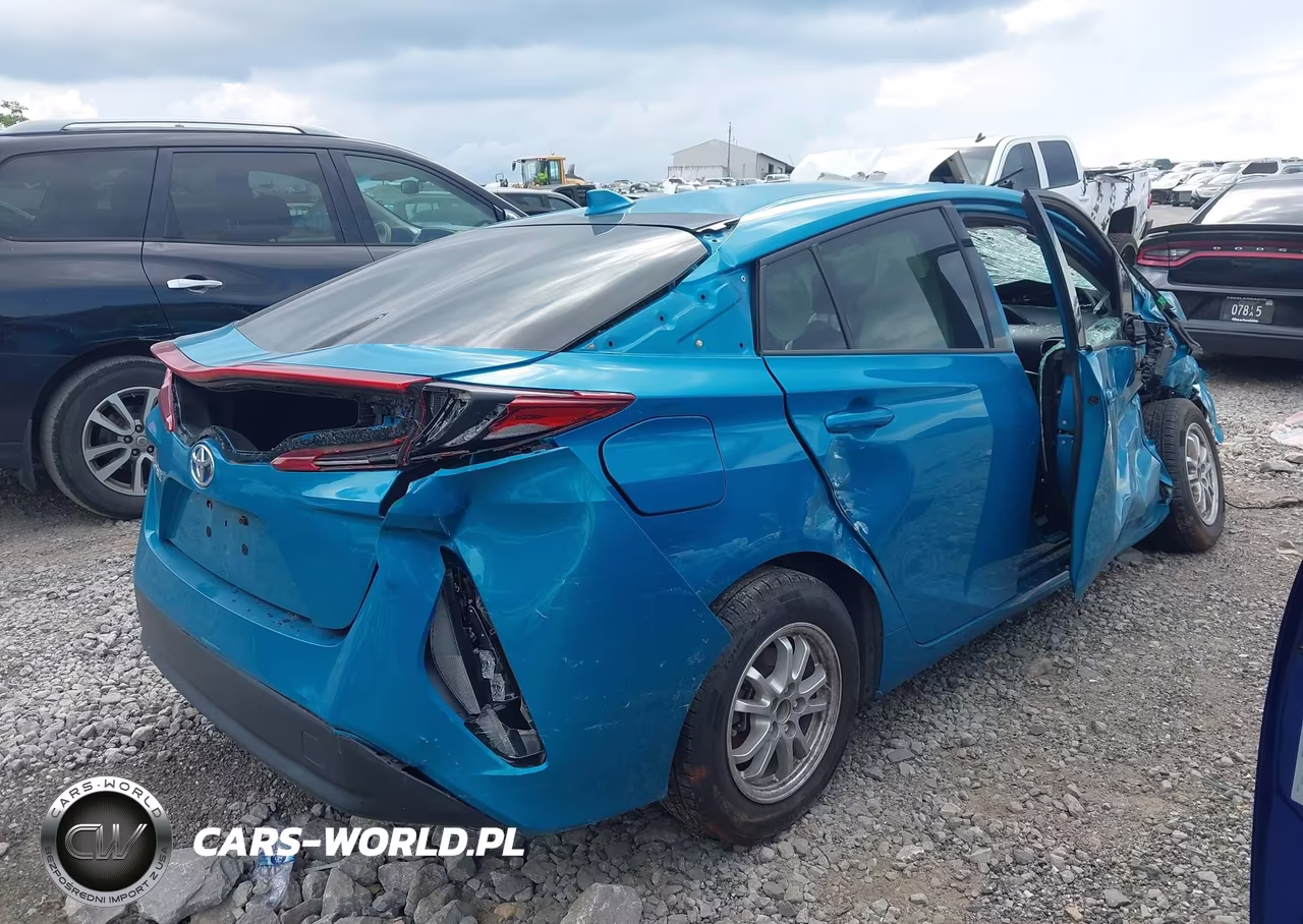 2019 Toyota Prius Prime Premium VIN:JTDKARFP7K3108261 - 4