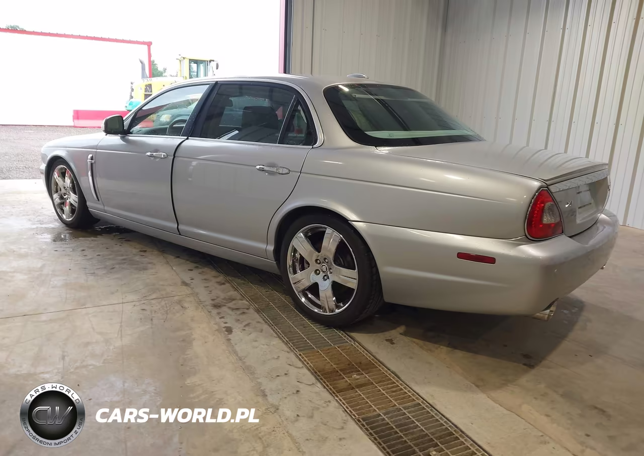 2008 Jaguar Xj Vanden Plas VIN:SAJWA82B58SH23187 - 3
