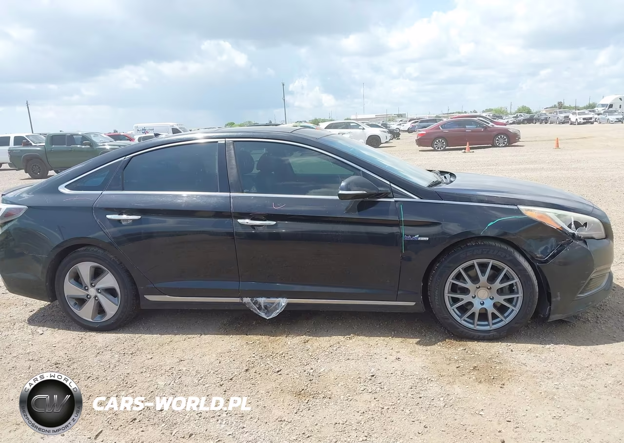 2016 Hyundai Sonata Hybrid Limited VIN:KMHE34L15GA018129 - 13