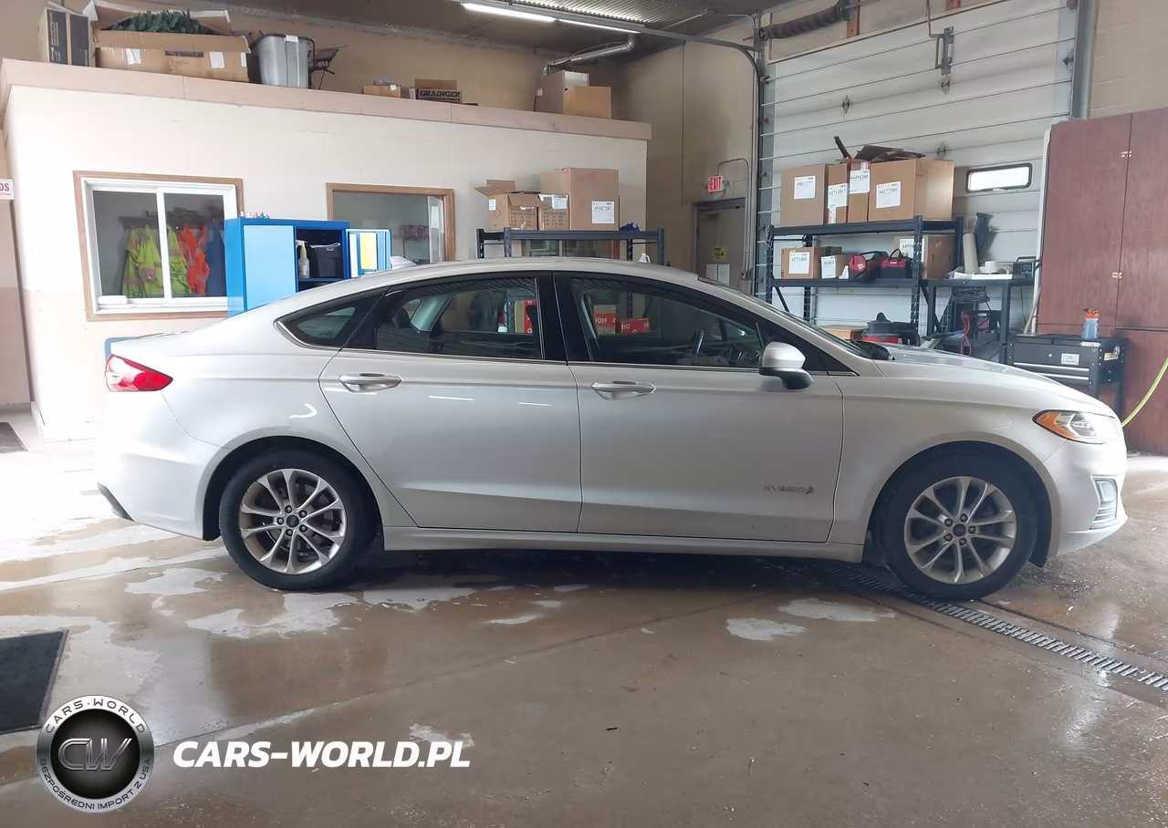 2019 Ford Fusion Hybrid Se VIN:3FA6P0LU3KR274161 - 18