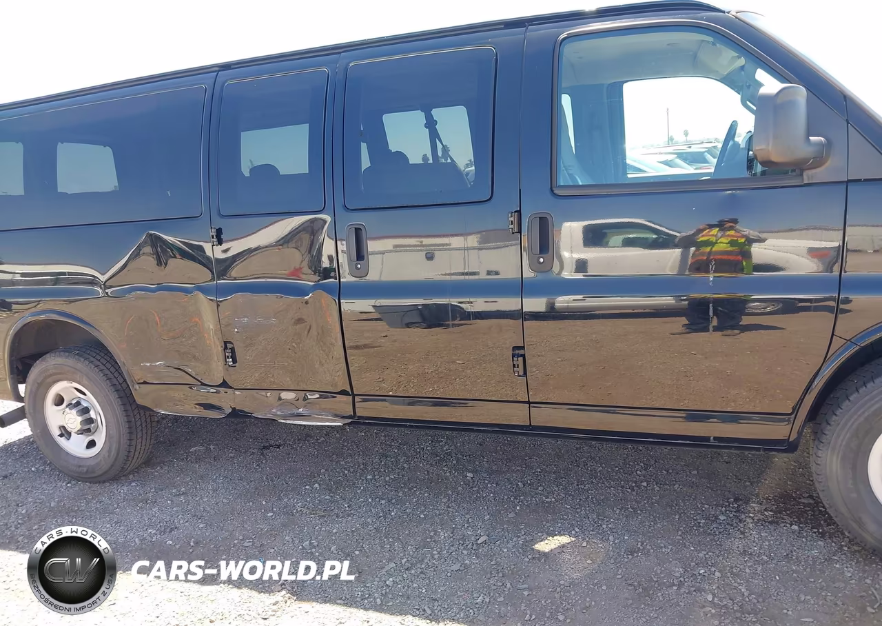 2017 Chevrolet Express 3500 Lt VIN:1GAZGPFF1H1272594 - 14