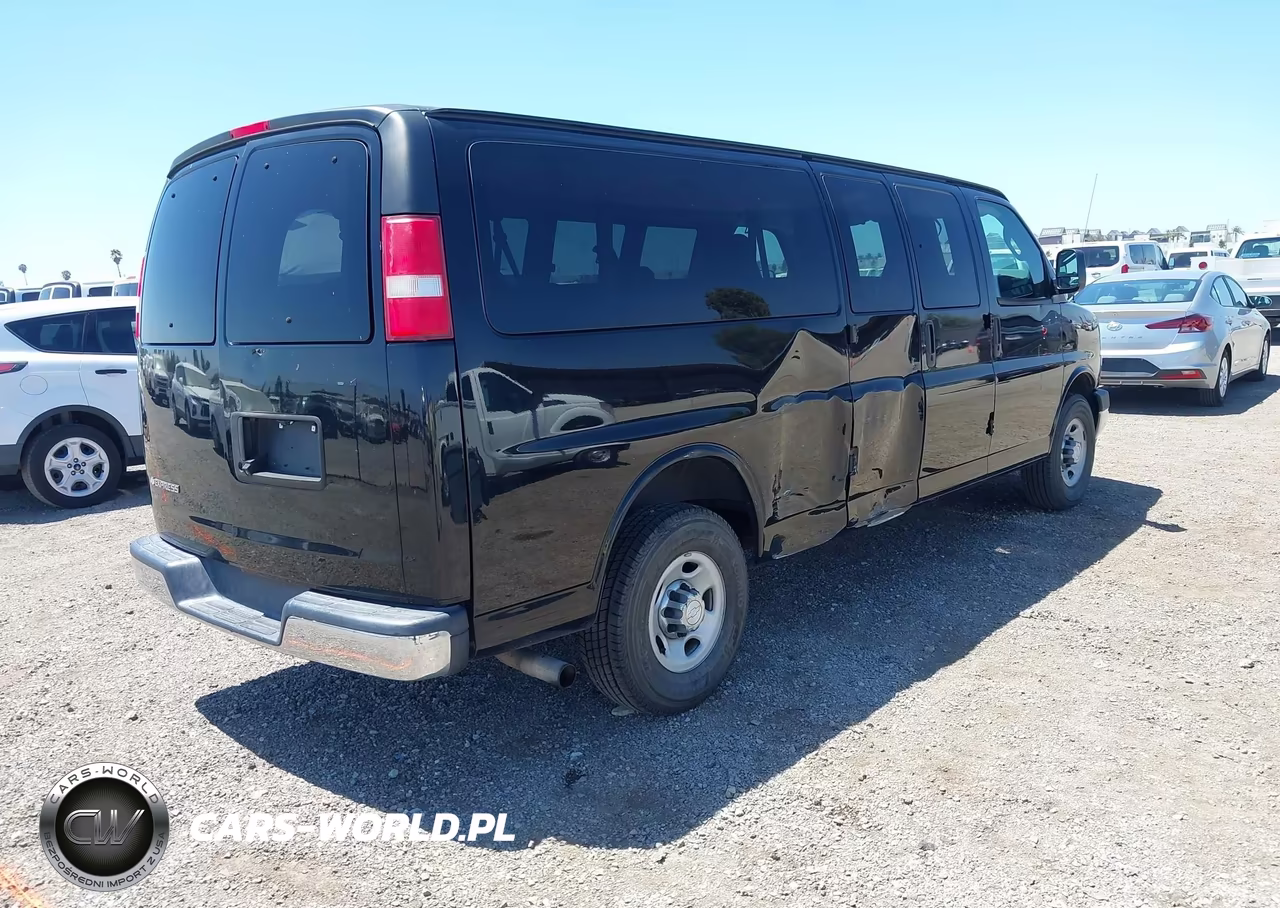 2017 Chevrolet Express 3500 Lt VIN:1GAZGPFF1H1272594 - 4