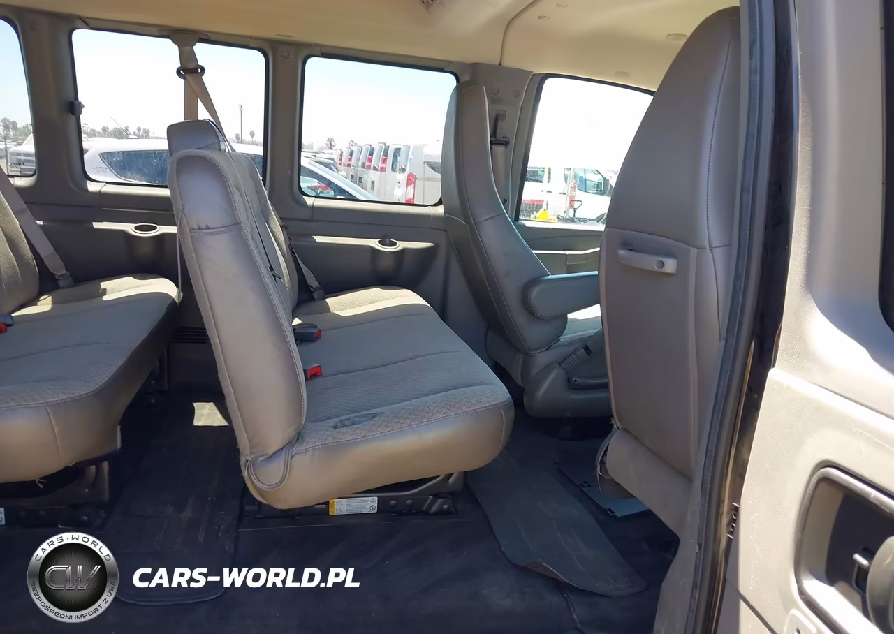 2017 Chevrolet Express 3500 Lt VIN:1GAZGPFF1H1272594 - 8
