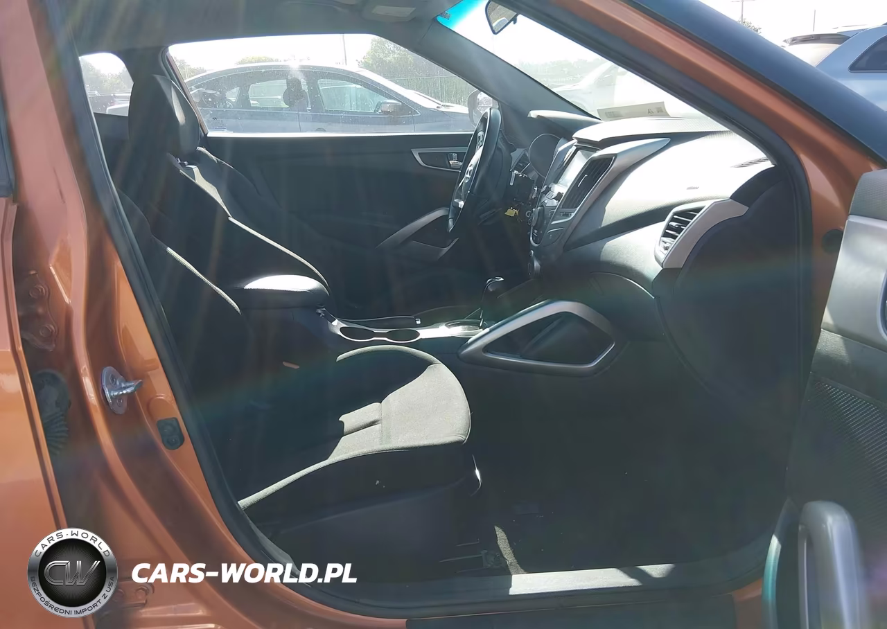 2017 Hyundai Veloster VIN:KMHTC6AD5HU305650 - 5