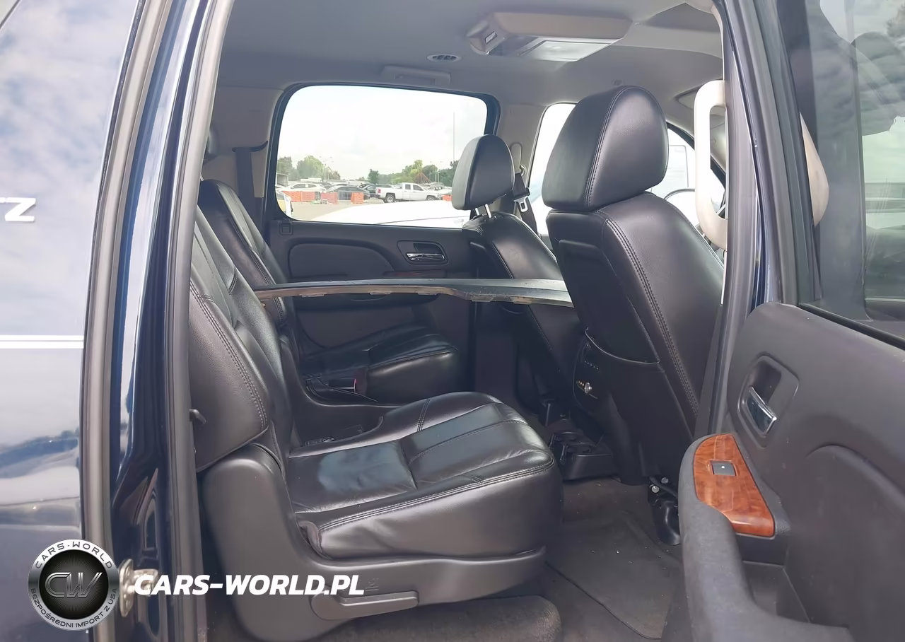2007 Chevrolet Suburban Ltz VIN:1GNFC16J87R364686 - 8