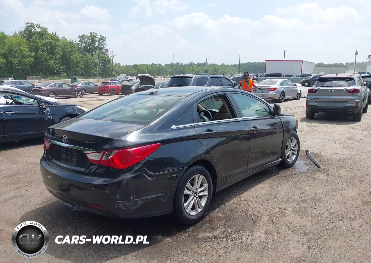 2013 Hyundai Sonata Gls VIN:5NPEB4AC3DH704816 - 4