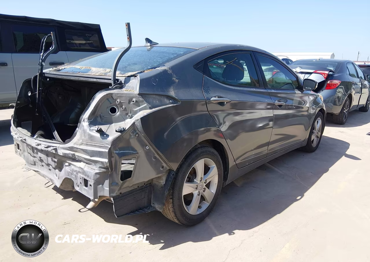 2013 Hyundai Elantra Gls VIN:5NPDH4AE6DH351919 - 4