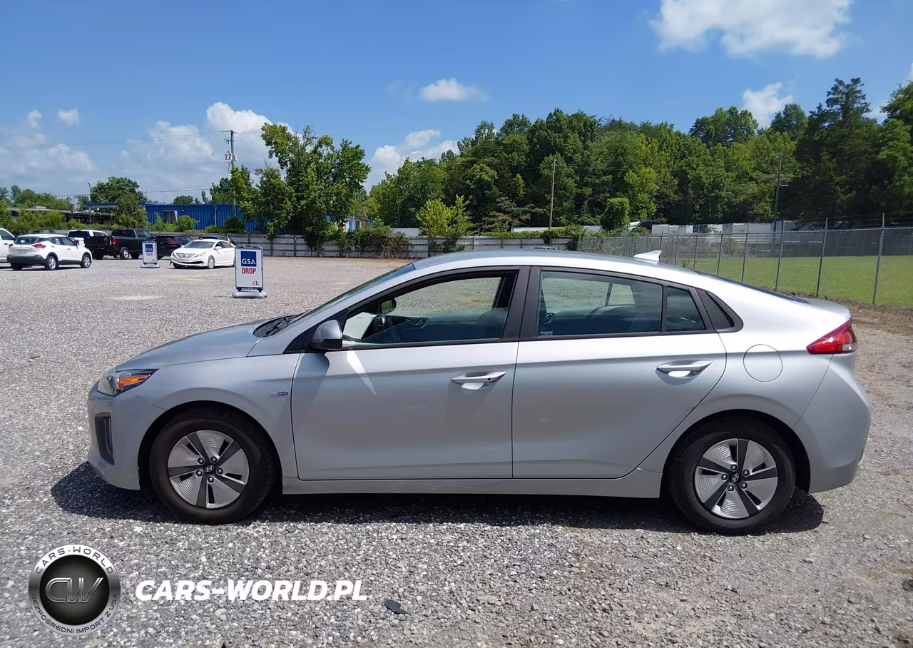 2020 Hyundai Ioniq Hybrid Blue VIN:KMHC65LC5LU232147 - 14