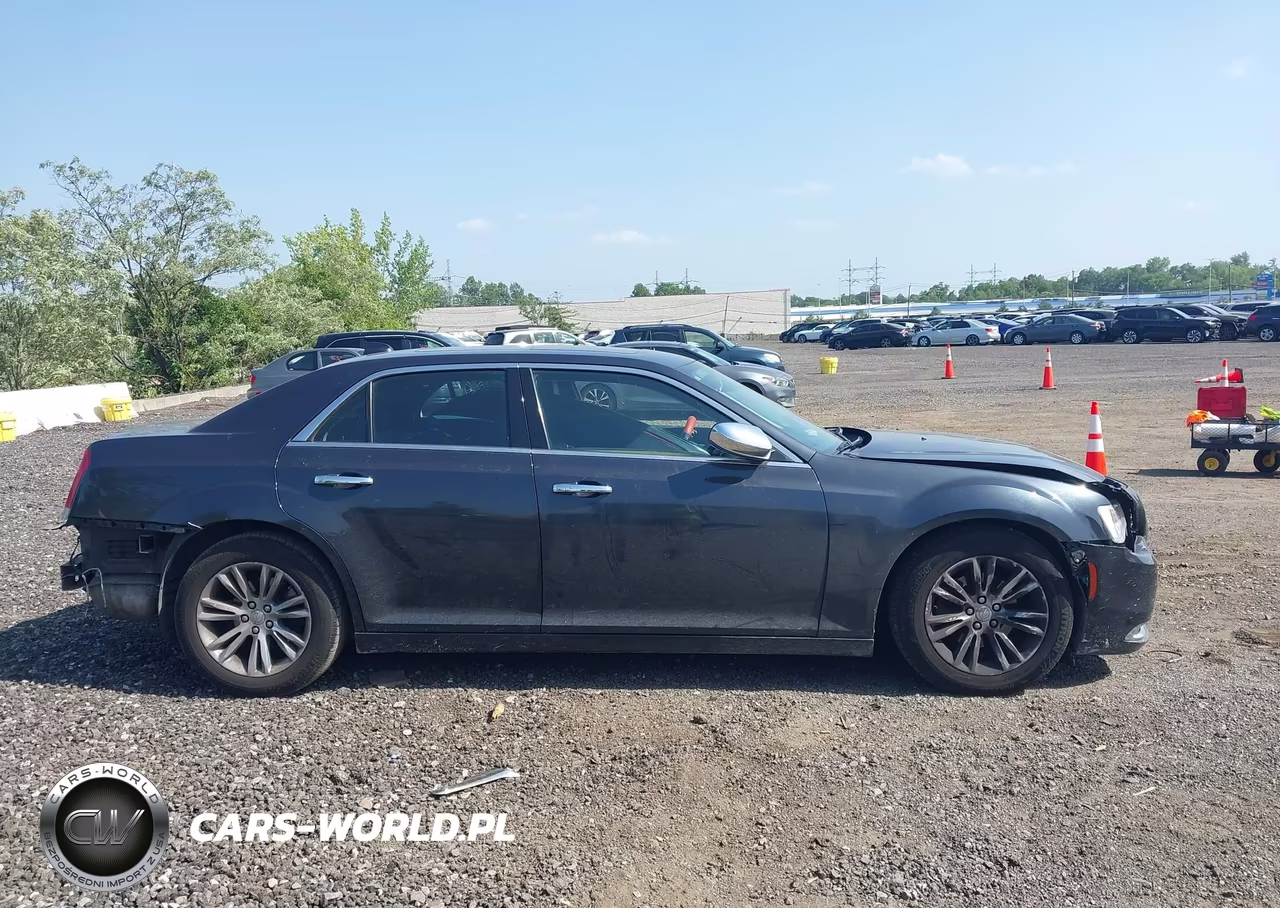 2017 Chrysler 300C VIN:2C3CCAEG6HH565252 - 13