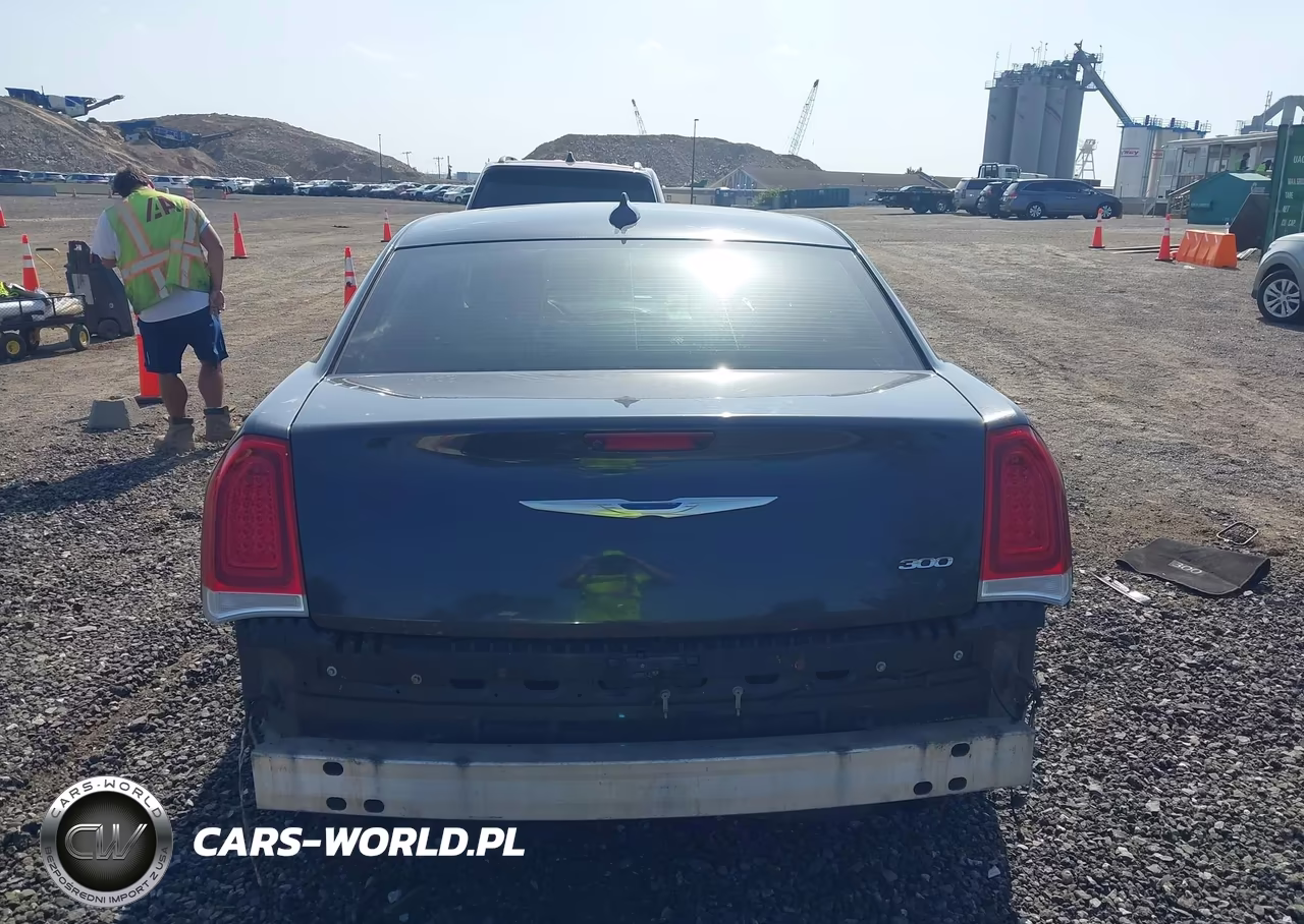 2017 Chrysler 300C VIN:2C3CCAEG6HH565252 - 16