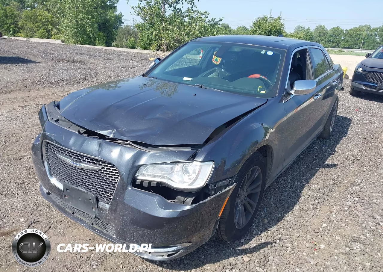 2017 Chrysler 300C VIN:2C3CCAEG6HH565252 - 6
