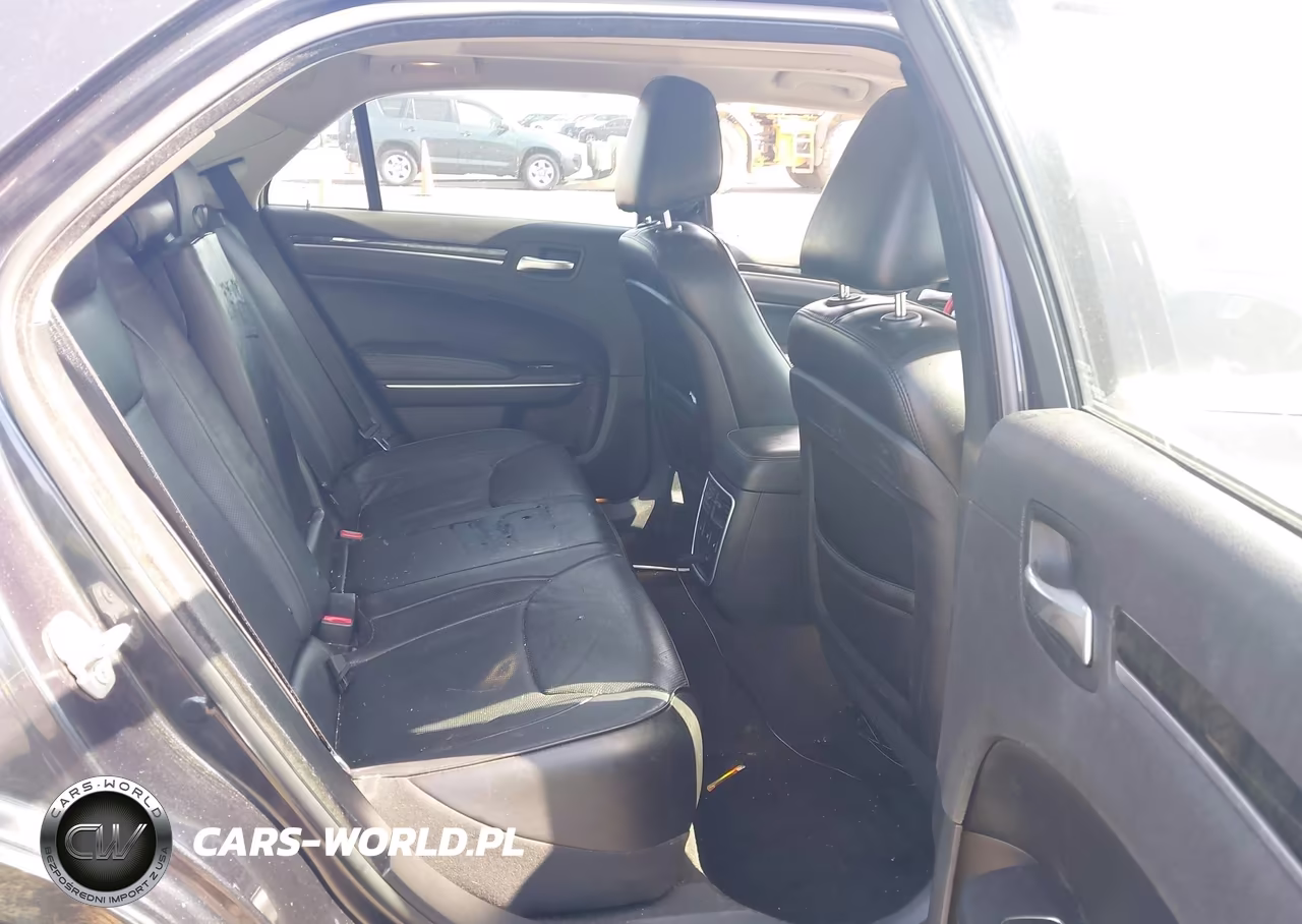 2017 Chrysler 300C VIN:2C3CCAEG6HH565252 - 8