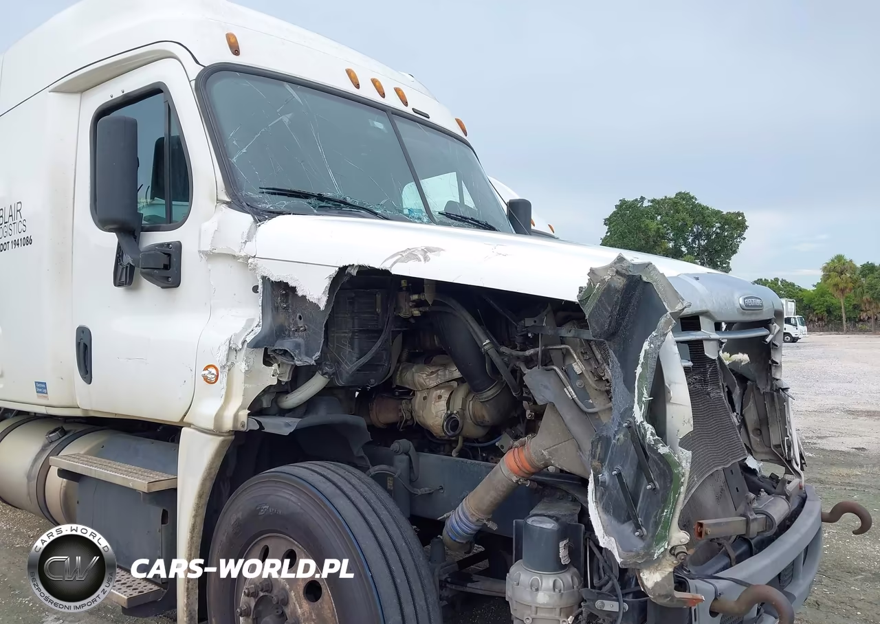2016 Freightliner Cascadia 125 VIN:3AKJGLD56GSGV0838 - 10