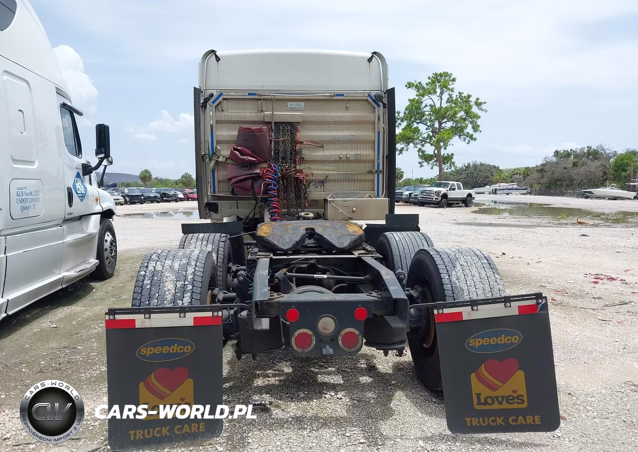 2016 Freightliner Cascadia 125 VIN:3AKJGLD56GSGV0838 - 14