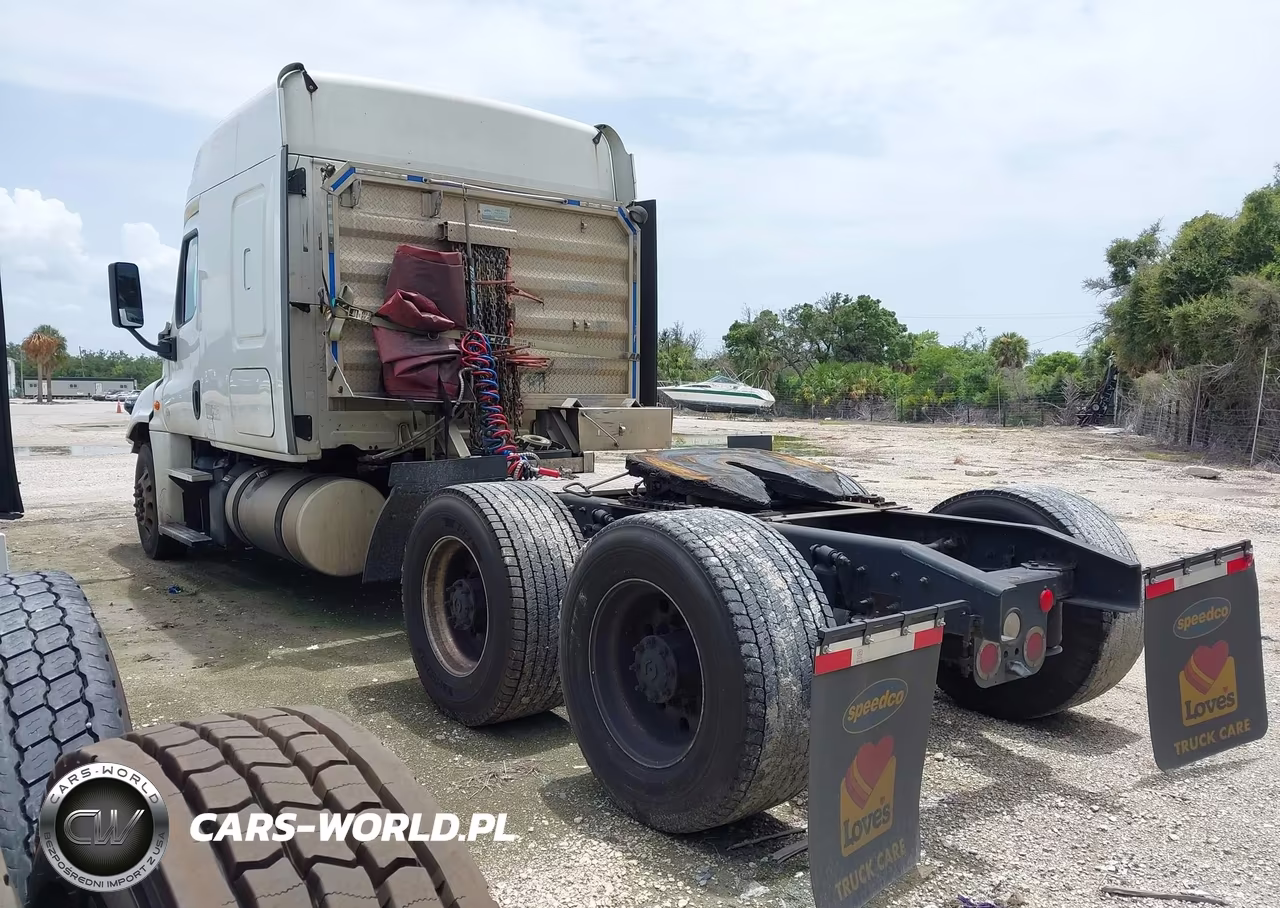 2016 Freightliner Cascadia 125 VIN:3AKJGLD56GSGV0838 - 3