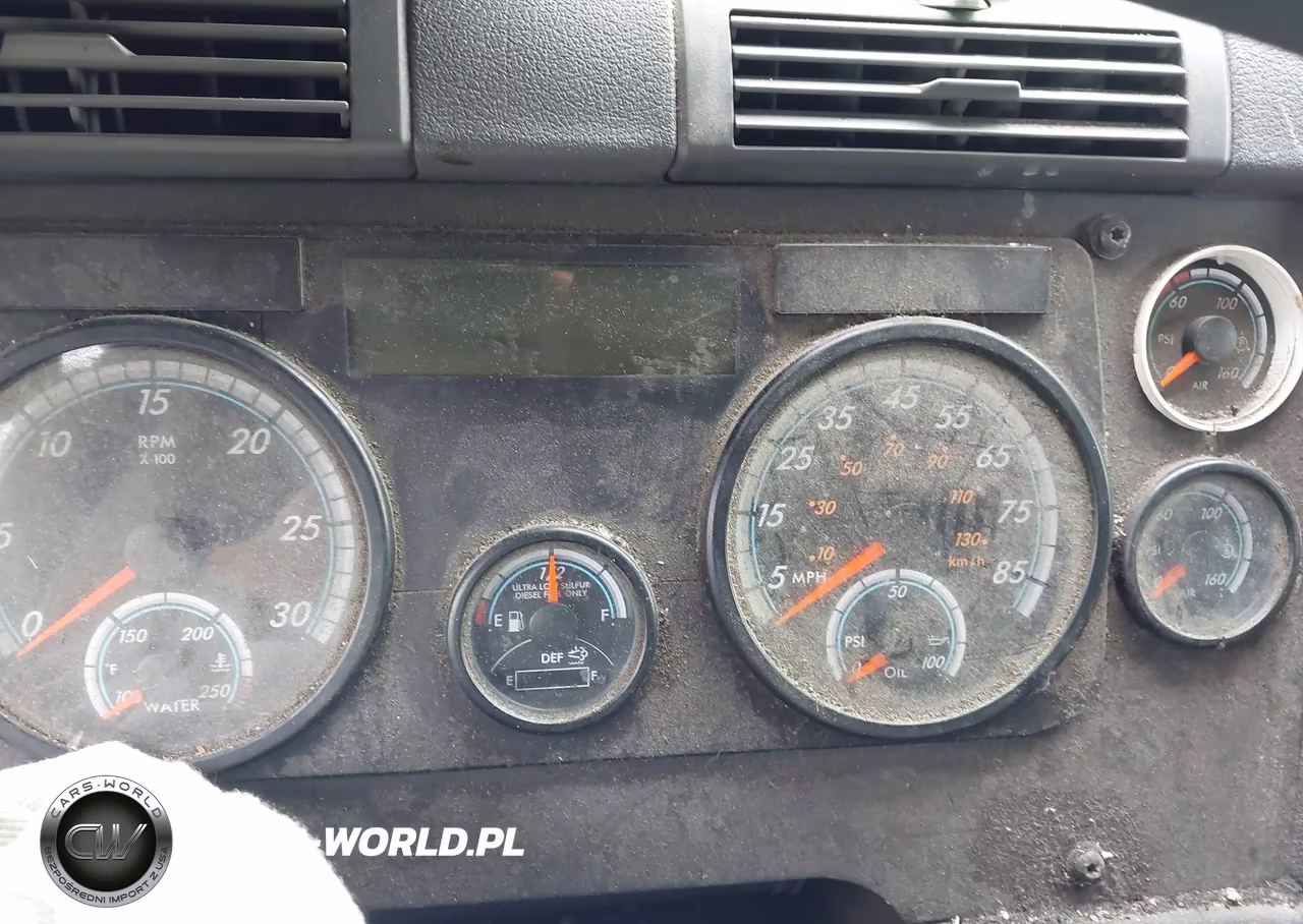 2016 Freightliner Cascadia 125 VIN:3AKJGLD56GSGV0838 - 5
