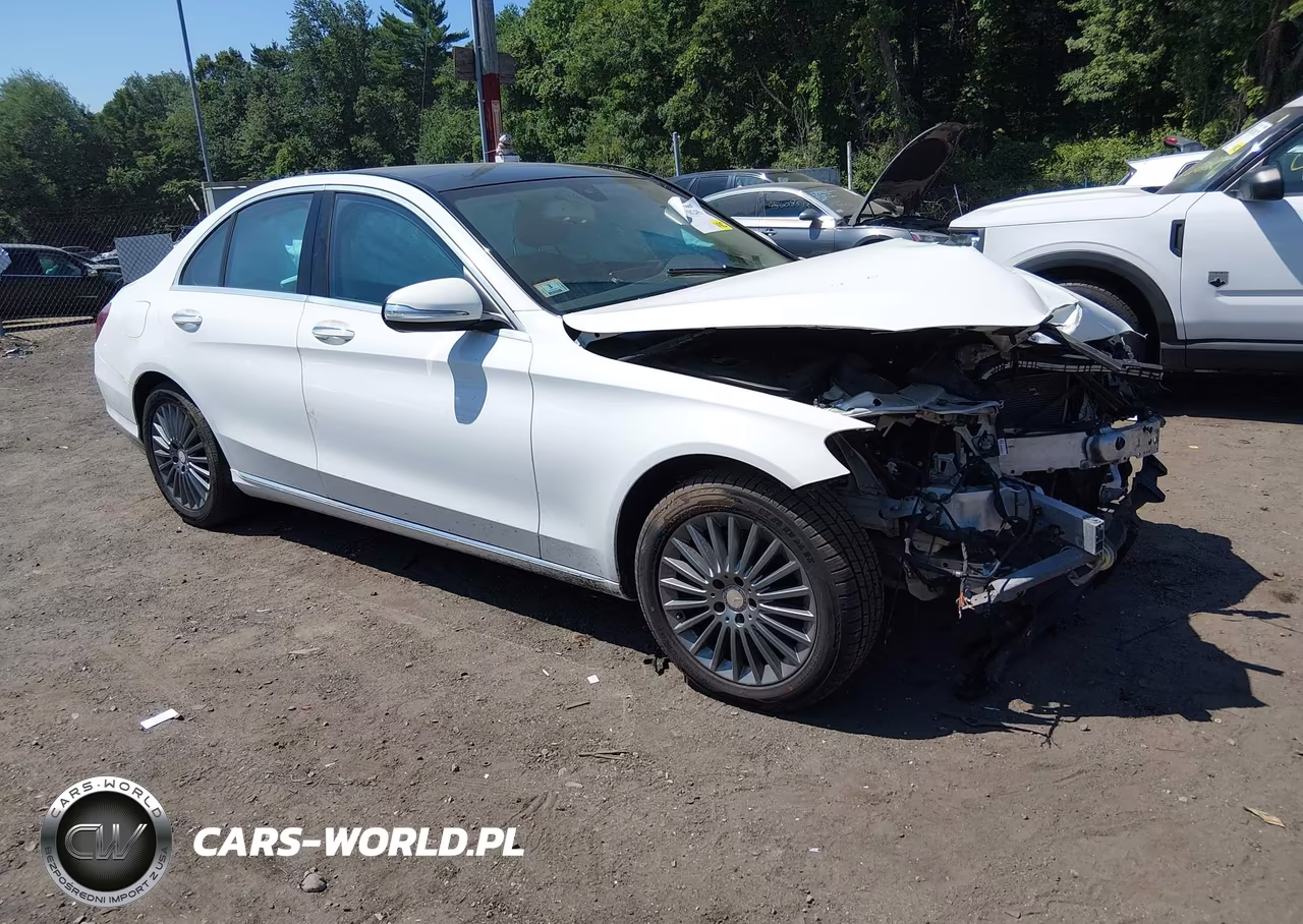 2015 Mercedes-Benz C 300 Luxury 4Matic – zdjęcie 1 z 17