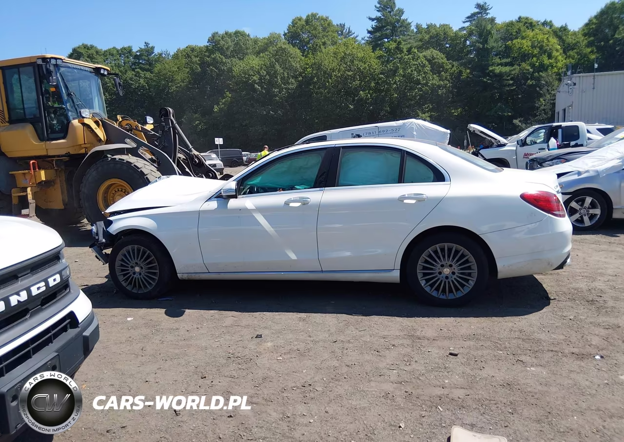 2015 Mercedes-Benz C 300 Luxury 4Matic VIN:55SWF4KB5FU061657 - 15
