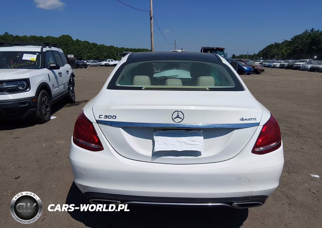 2015 Mercedes-Benz C 300 Luxury 4Matic VIN:55SWF4KB5FU061657 - 17