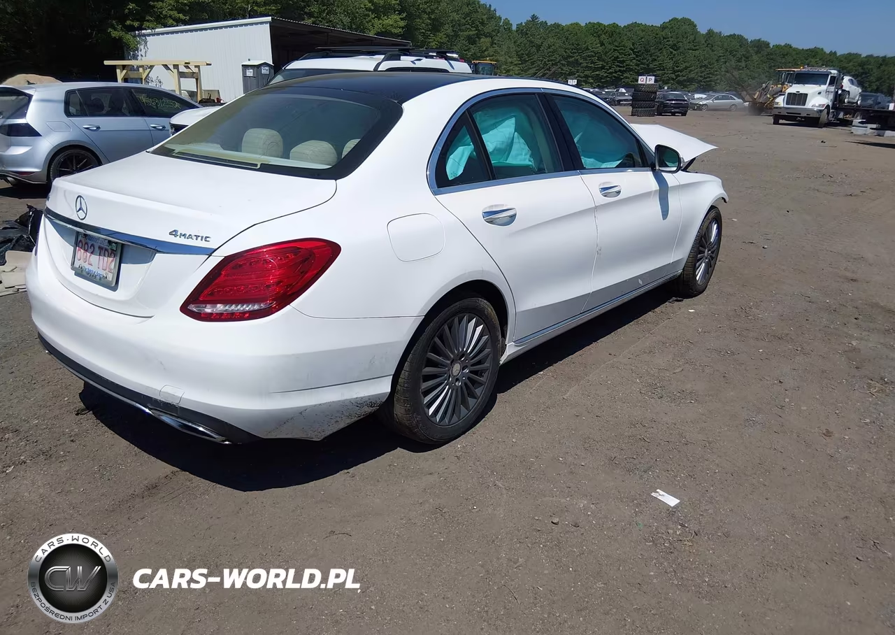 2015 Mercedes-Benz C 300 Luxury 4Matic VIN:55SWF4KB5FU061657 - 4