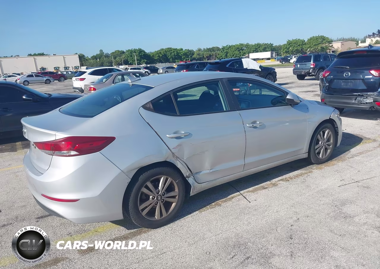 2018 Hyundai Elantra Value Edition VIN:KMHD84LF6JU572150 - 4