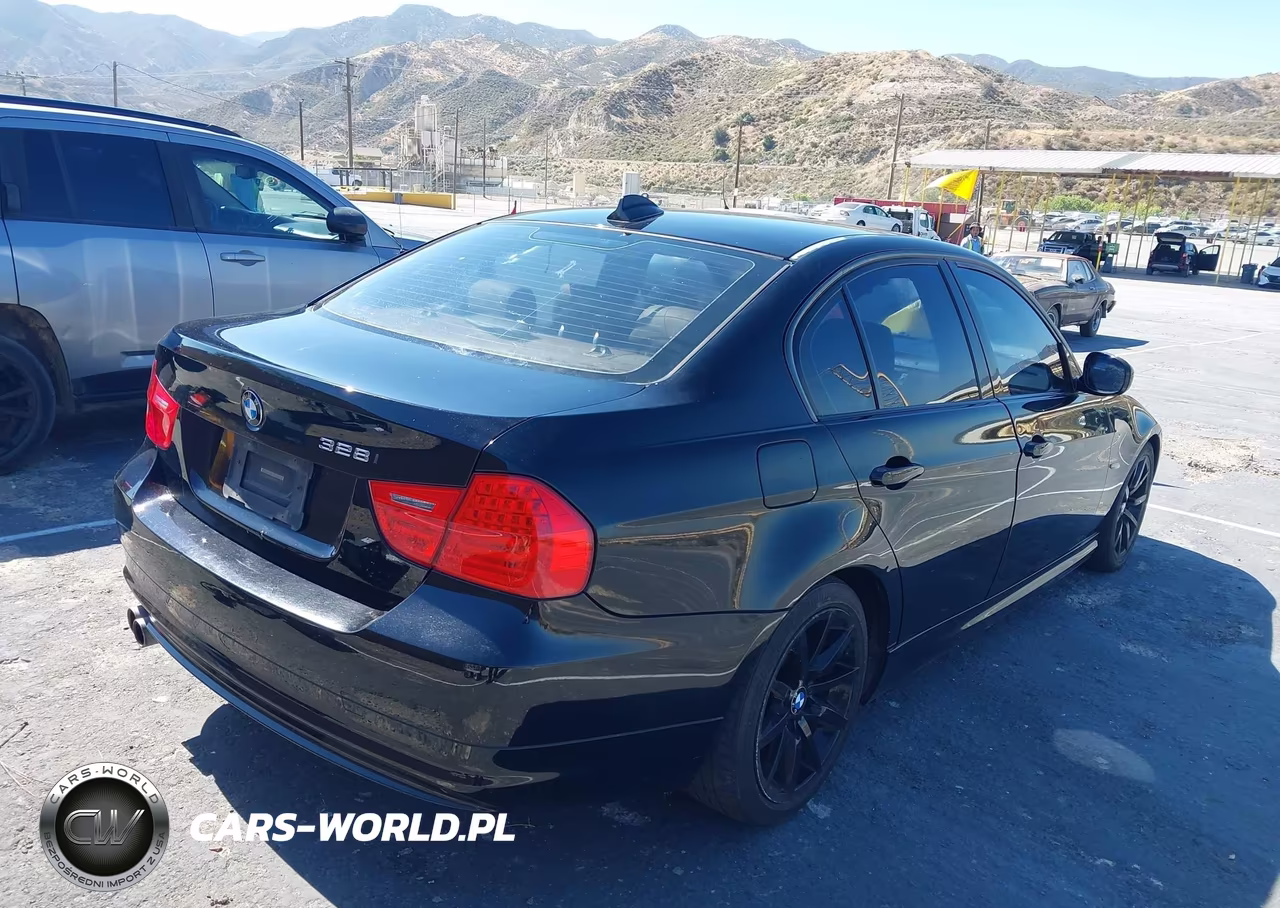2009 BMW 328I VIN:WBAPH57539NL80518 - 4