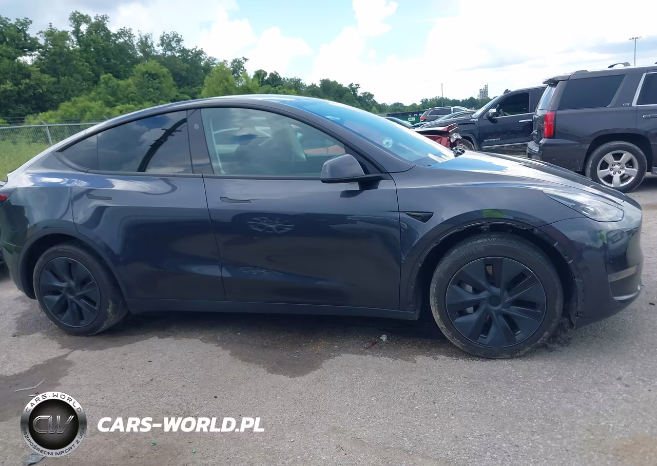 2024 Tesla Model Y Long Range Single Motor Rear-Wheel Drive-Rwd VIN:7SAYGDED1RF123809 - 13