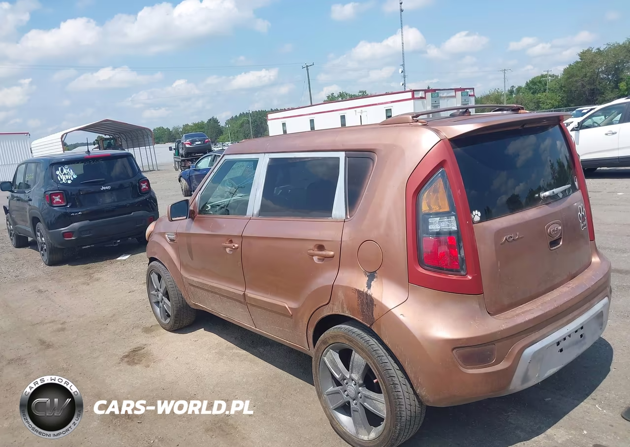 2013 Kia Soul VIN:KNDJT2A58D7749921 - 3