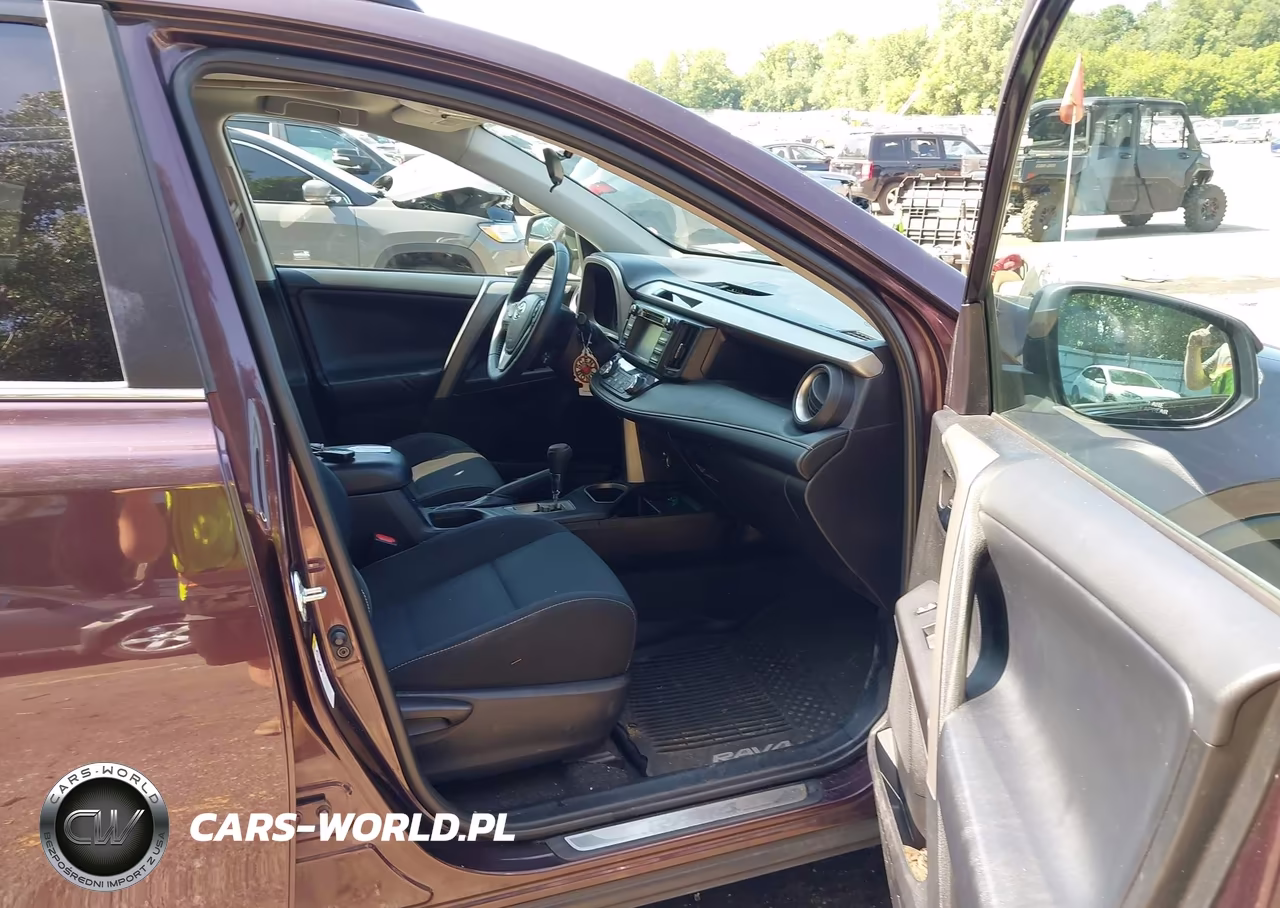 2017 Toyota Rav4 Xle VIN:2T3RFREV6HW679245 - 5