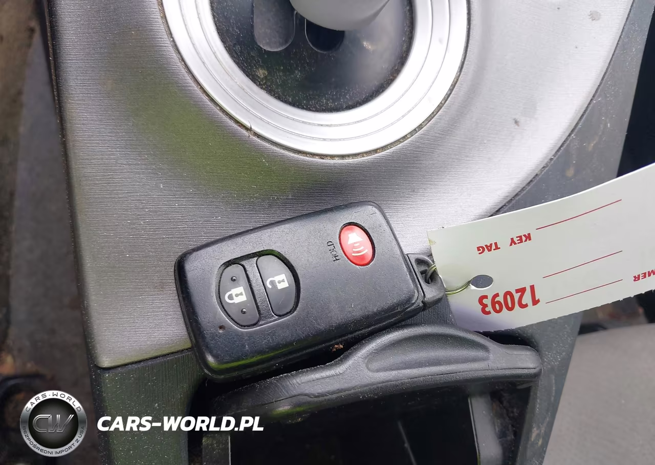 2015 Toyota Prius Two VIN:JTDKN3DU2F1898970 - 11