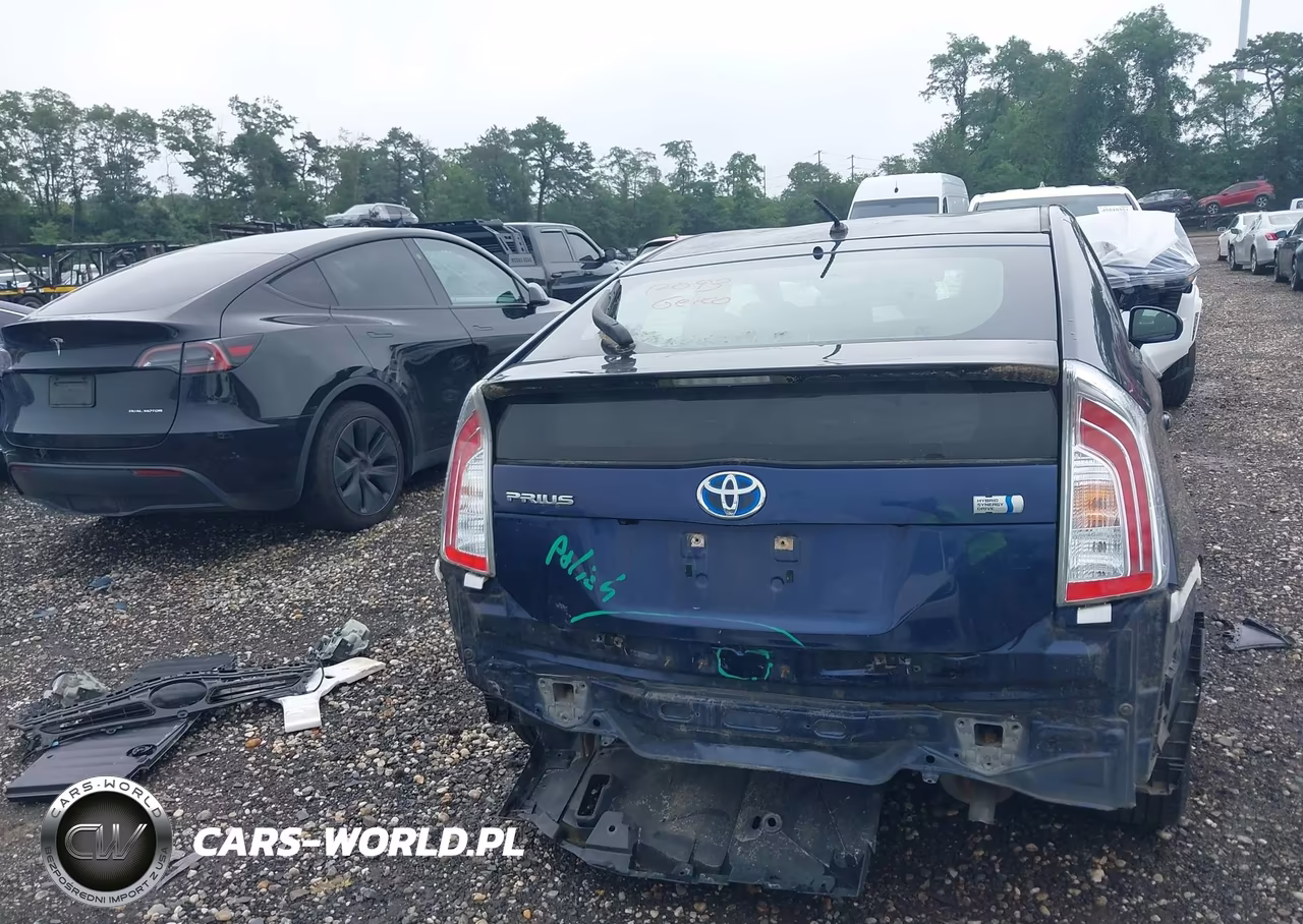 2015 Toyota Prius Two VIN:JTDKN3DU2F1898970 - 16